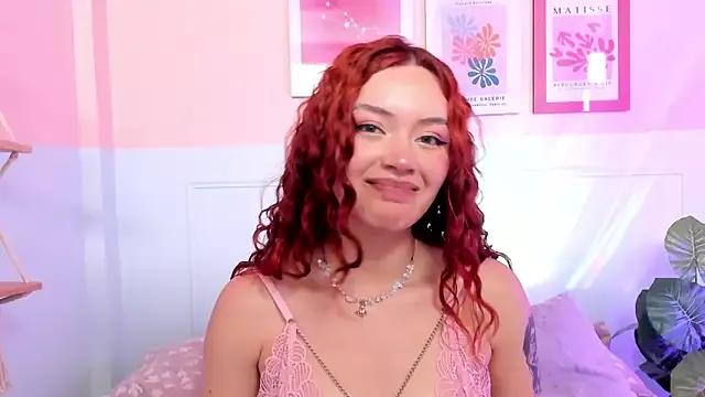 Discover our girls online shows and discover the company of countless livestreamers, with stunning shapes, sex toys and more.