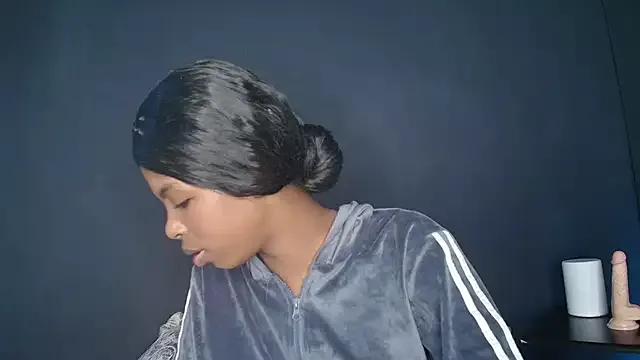 CamilaaSaenz from StripChat is Freechat