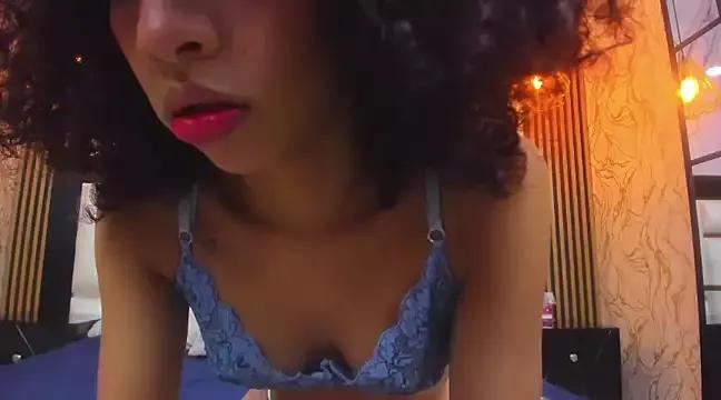 Discover our girls online shows and discover the company of countless livestreamers, with stunning shapes, sex toys and more.