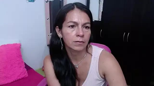 camilavargas_ from StripChat is Freechat