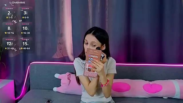 CamillaCabelelo from StripChat is Freechat