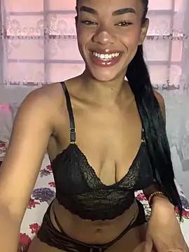 Discover our girls online shows and discover the company of countless livestreamers, with stunning shapes, sex toys and more.