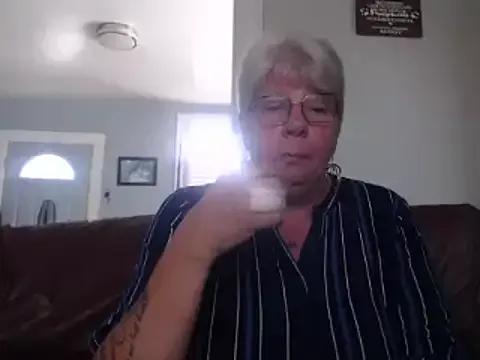 canadiancougar1965 from StripChat is Freechat