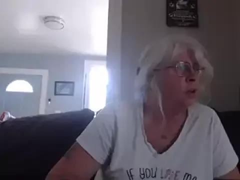 canadiancougar1965 from StripChat