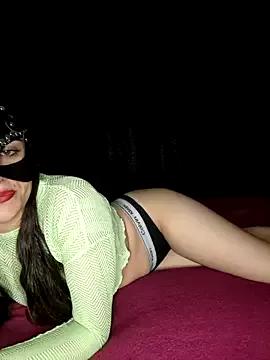 Discover our girls online shows and discover the company of countless livestreamers, with stunning shapes, sex toys and more.
