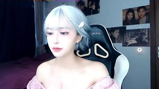 Discover our girls online shows and discover the company of countless livestreamers, with stunning shapes, sex toys and more.