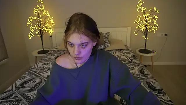 CandyBooms_ from StripChat is Freechat
