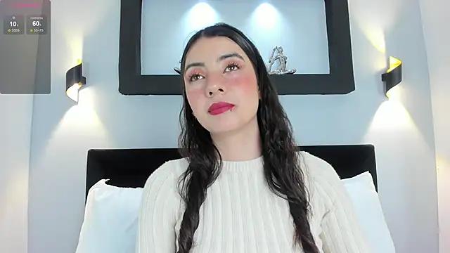 Discover our girls online shows and discover the company of countless livestreamers, with stunning shapes, sex toys and more.