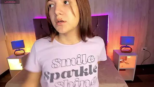 Caramel_pearl from StripChat