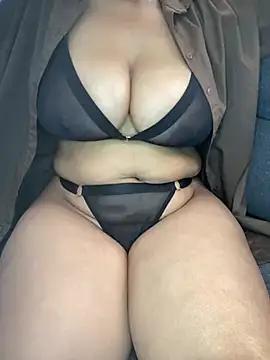 CARAMELGODDESSX23 from StripChat