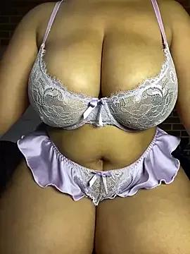 CARAMELGODDESSX23 from StripChat