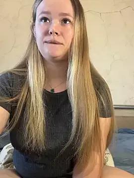 Caramelle_Sugar from StripChat is Freechat