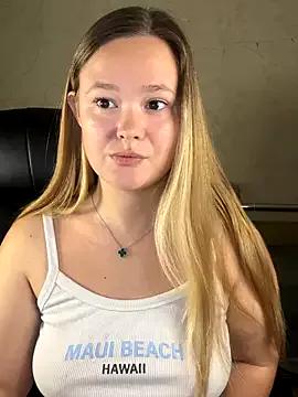 CaramelleSugar_ from StripChat is Freechat