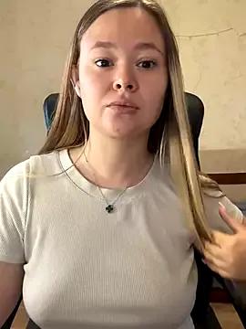 CaramelleSugar_ from StripChat is Freechat
