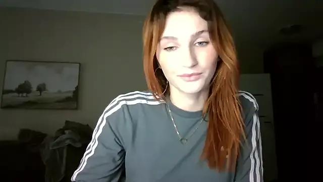 Discover our girls online shows and discover the company of countless livestreamers, with stunning shapes, sex toys and more.