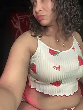 Discover our girls online shows and discover the company of countless livestreamers, with stunning shapes, sex toys and more.