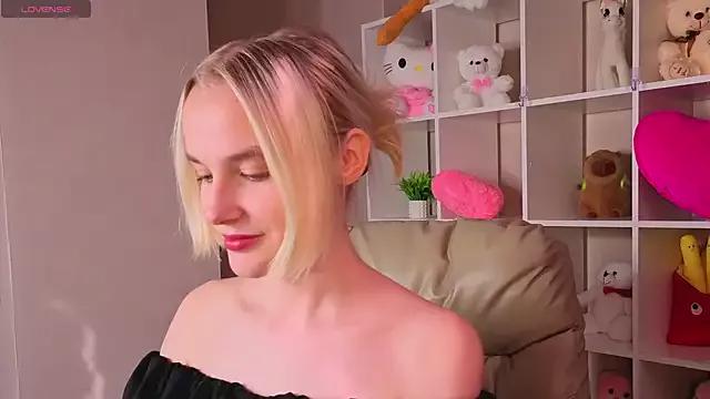 Carolin_Miller from StripChat is Freechat