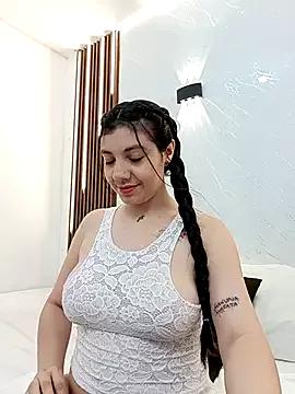 Discover our girls online shows and discover the company of countless livestreamers, with stunning shapes, sex toys and more.