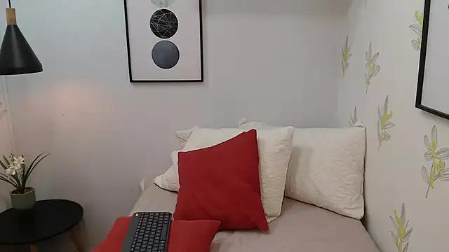 Carolinemoretti webcams show profile image 