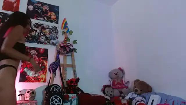 Carolinerue webcams show profile image 