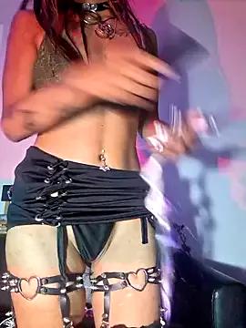 carolinerue from StripChat is Freechat