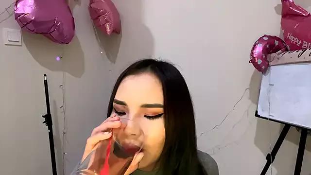 CarollFalick from StripChat is Freechat