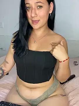 Carooline-fox webcams show profile image 