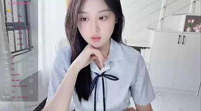 Discover our girls online shows and discover the company of countless livestreamers, with stunning shapes, sex toys and more.