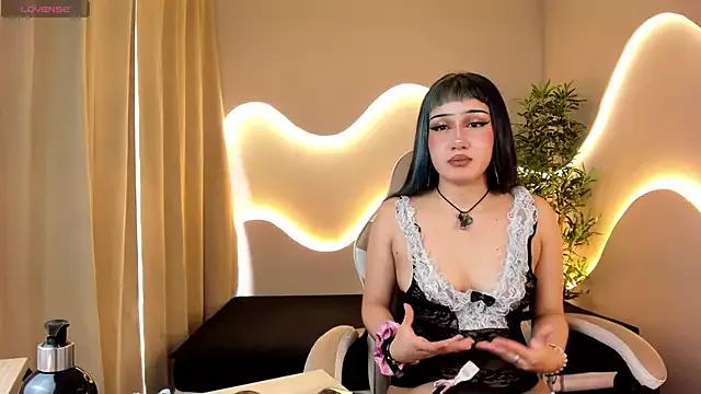 cassie_bennett from StripChat is Freechat