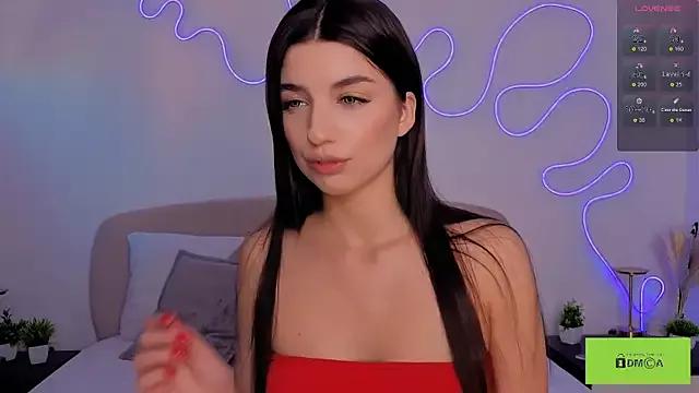 Discover our girls online shows and discover the company of countless livestreamers, with stunning shapes, sex toys and more.