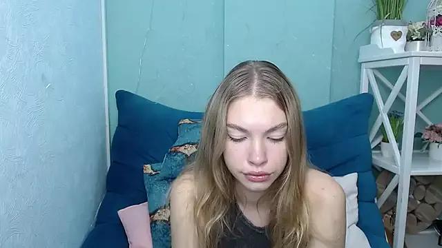 CassieDi from StripChat is Freechat