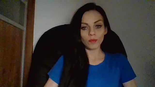 Discover our girls online shows and discover the company of countless livestreamers, with stunning shapes, sex toys and more.