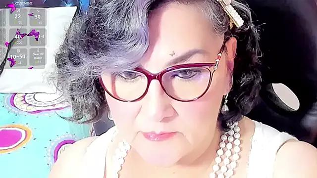 cataleya_mom from StripChat