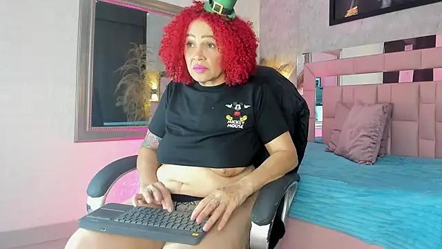 Discover our girls online shows and discover the company of countless livestreamers, with stunning shapes, sex toys and more.