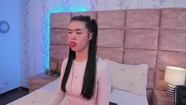 CataleyaRicci from StripChat is Freechat