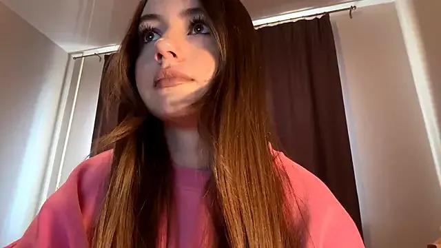 Discover our girls online shows and discover the company of countless livestreamers, with stunning shapes, sex toys and more.