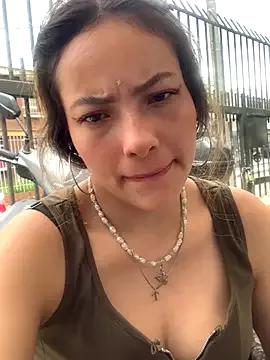 Discover our girls online shows and discover the company of countless livestreamers, with stunning shapes, sex toys and more.