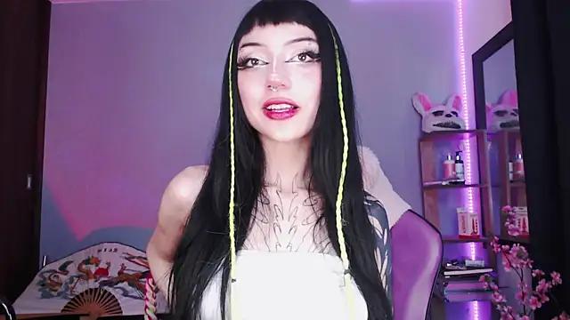 Discover our girls online shows and discover the company of countless livestreamers, with stunning shapes, sex toys and more.