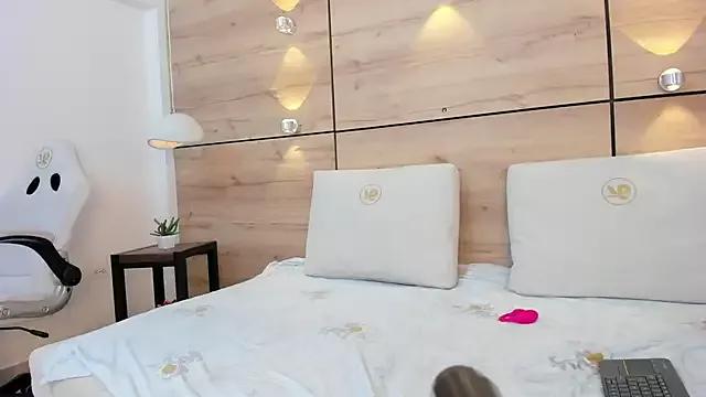 celene_midnight from StripChat