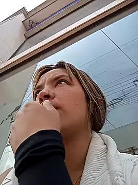 Discover our girls online shows and discover the company of countless livestreamers, with stunning shapes, sex toys and more.