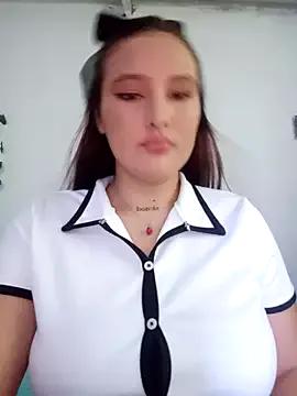 Discover our girls online shows and discover the company of countless livestreamers, with stunning shapes, sex toys and more.