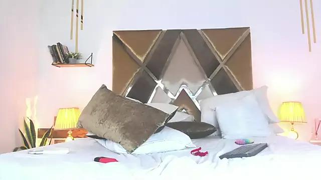 CellesteQueen from StripChat