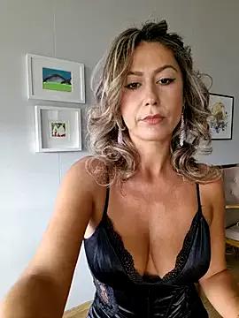 CelynaRoss from StripChat is Freechat
