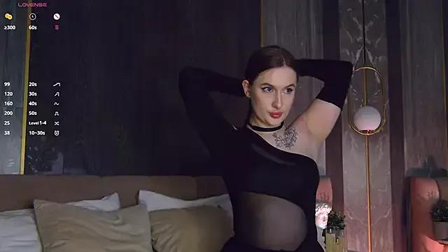 Discover our girls online shows and discover the company of countless livestreamers, with stunning shapes, sex toys and more.
