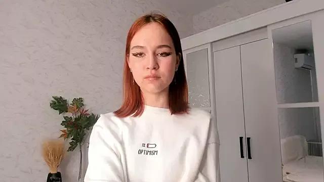 Discover our girls online shows and discover the company of countless livestreamers, with stunning shapes, sex toys and more.