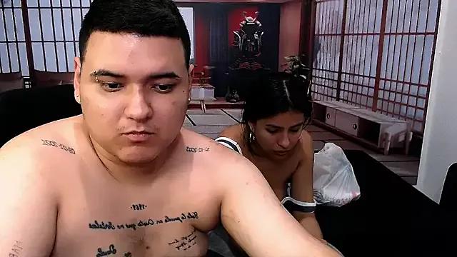 Charly_and_laura from StripChat is Freechat