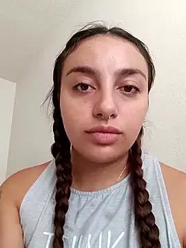 CharmingMaddie from StripChat is Freechat