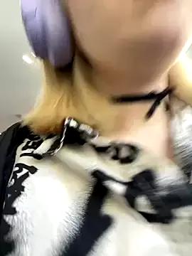 Cherry___Blossom from StripChat is Freechat