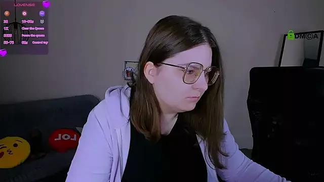 cherry_hugs from StripChat is Freechat