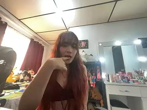 Discover our girls online shows and discover the company of countless livestreamers, with stunning shapes, sex toys and more.